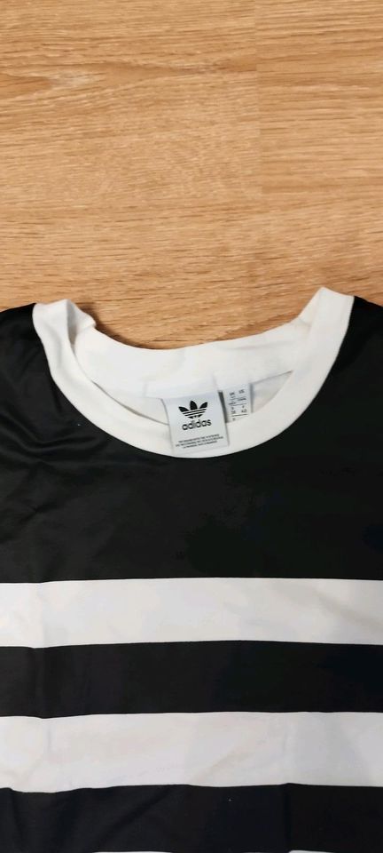 Adidas T-Shirt, Sportshirt Gr.38 in Pressig