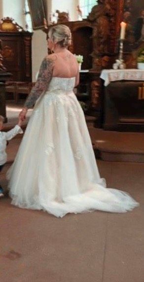 Hochzeitskleid Brautkleid Prinzessin in Holle