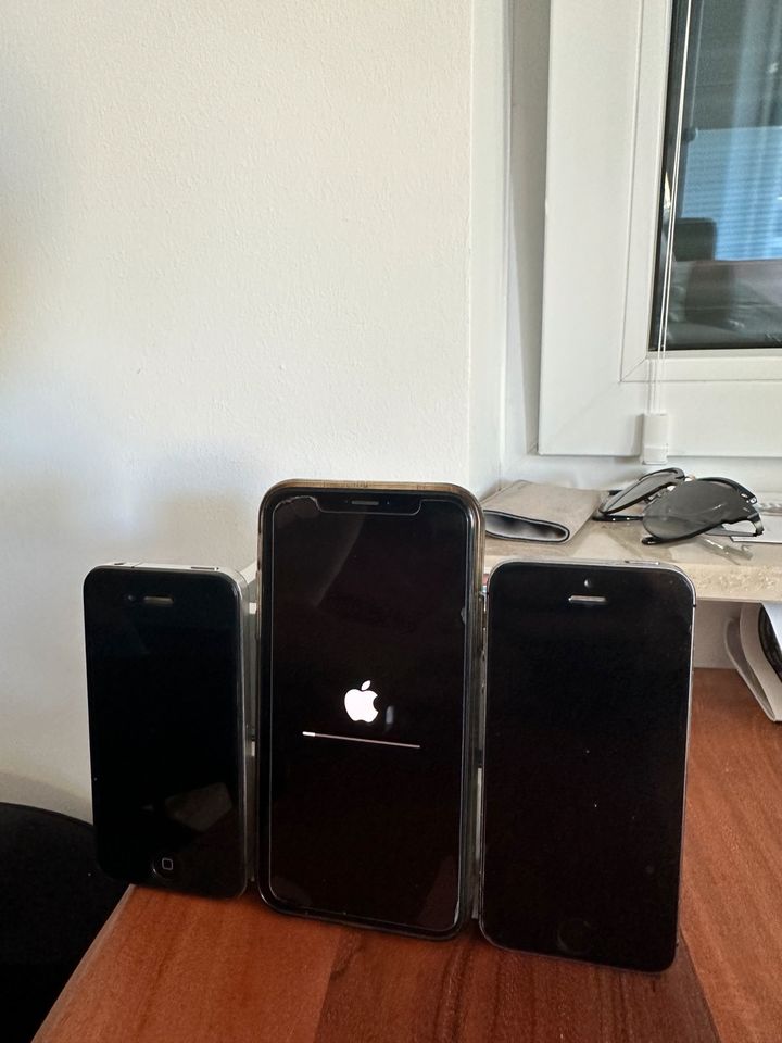 Apple iPhone 4 + iPhone 5s + iPhone X in Weissach