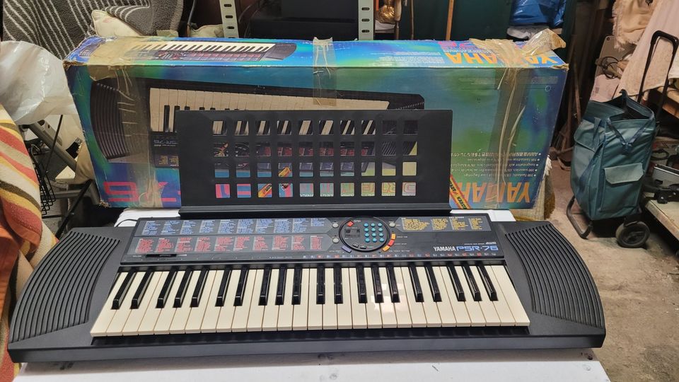 Electronic Keyboard YAMAHA PSR 76 Portatone in Moers