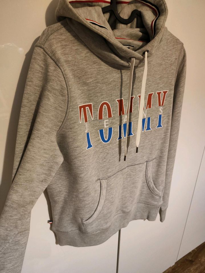 Tommy Hilfiger hoodie wie neu in Halle (Westfalen)