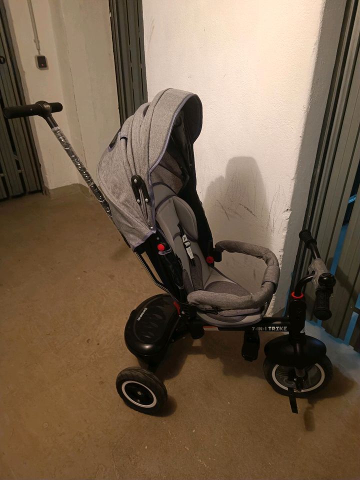 Dreirad-Kinderwagen in Nürnberg (Mittelfr)