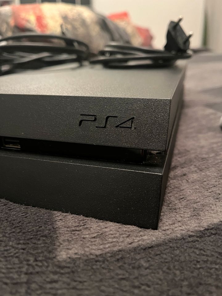 PlayStation 4 (500GB) + Controller + 8 Spiele + Zubehör in Aachen