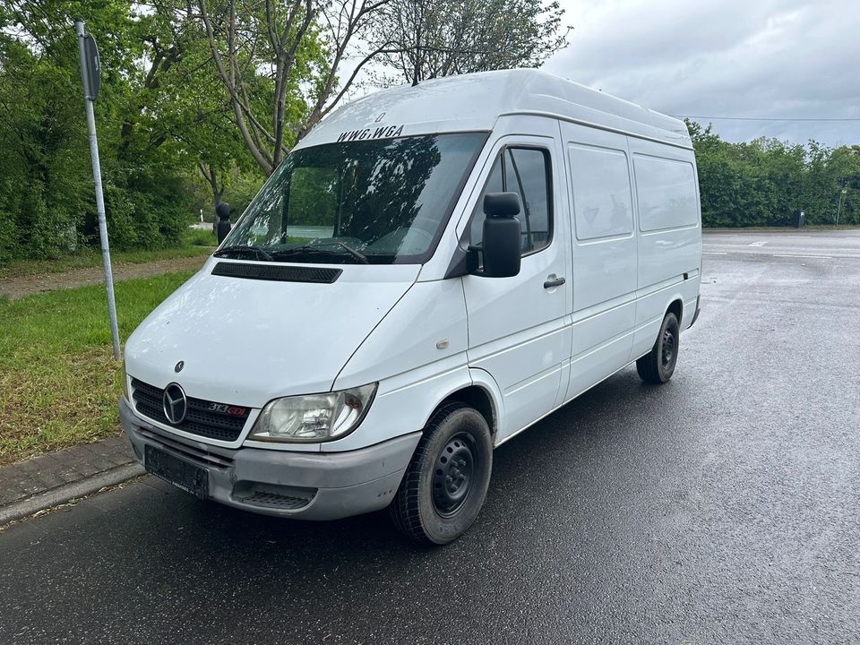 Mercedes Benz Sprinter ideal als Wohnmobil Ausbau in Altrip