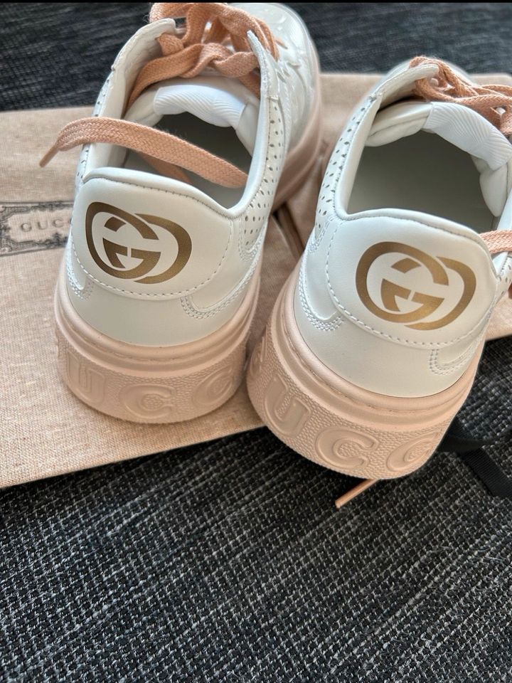 Original Gucci Sneaker Embossed Gr. 37 neu in Münzenberg