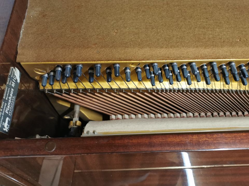 Yamaha Klavier B1 Nussbaum poliert - hochglanz. in Ahlen