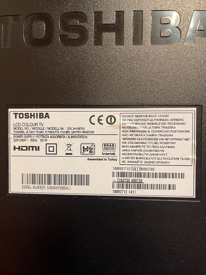 Toschiba 32 Zoll Full HD TV in Roßbach (Wied)