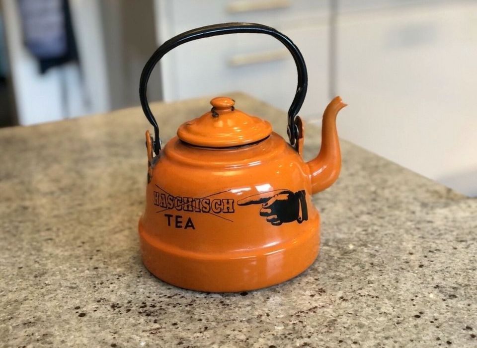 Emaille Teekanne Vintage alt Kanne Orange  Haschisch Tea Schrif in Marl