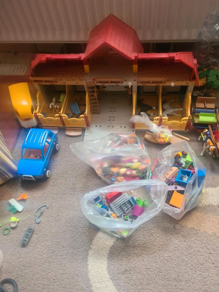 Verkaufe ein Playmobil Bauernhof mit vielen Zubehör in Sauldorf