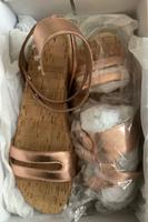 Riemchen-Sandalen Kork/Leder Gr. 39,5 roségold NEU Hessen - Wiesbaden Vorschau