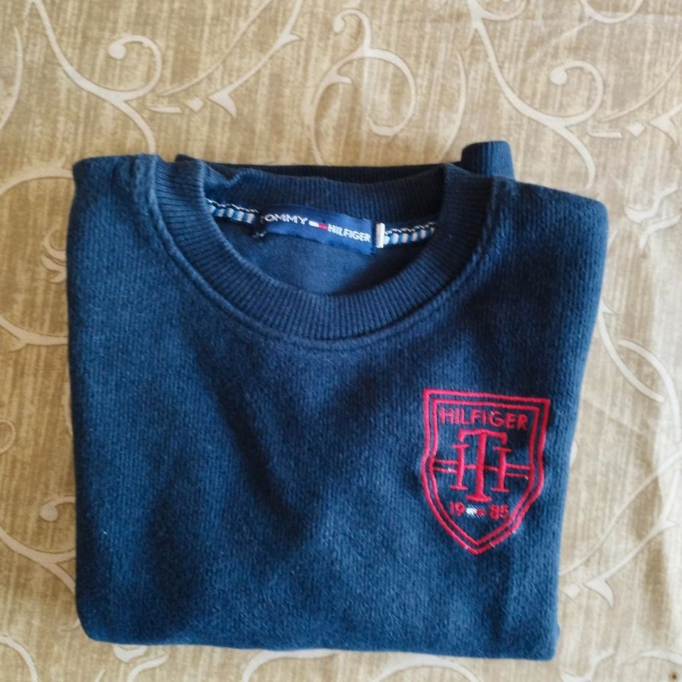 Pullover Tommy Hilfiger Größe 9/122 in Hemer