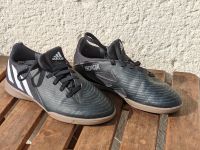 Kaum getragene Adidas Hallenturnschuhe, Predator, Größe 33,5 Köln - Nippes Vorschau