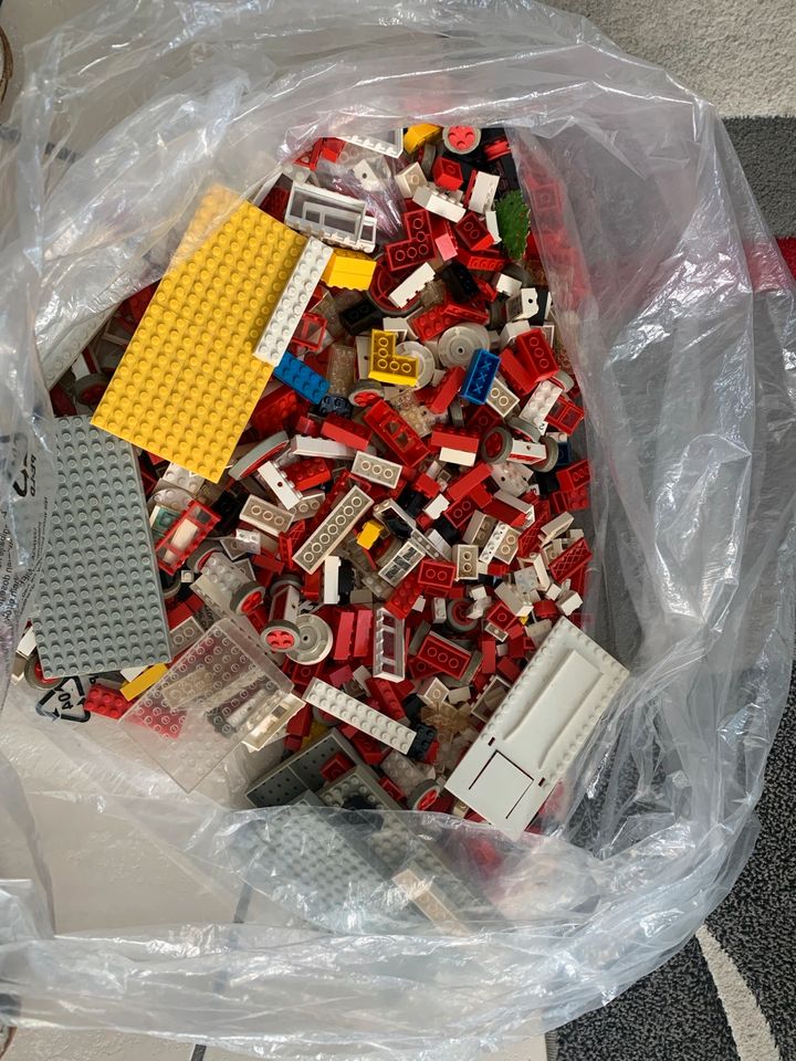 Lego verschiedene Teile in Sindelfingen