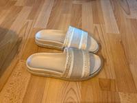 H&M Sandalen Schlappen Flipflops 41 Leipzig - Engelsdorf Vorschau