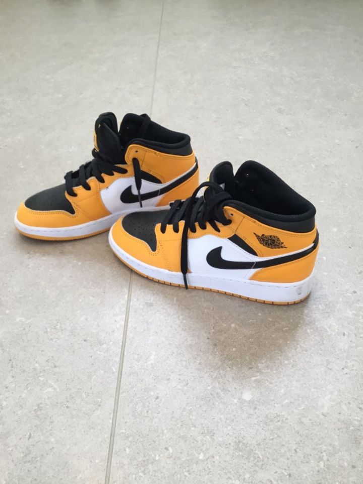 Nike Jordan 1 / Gr. 37,5 in Hildesheim