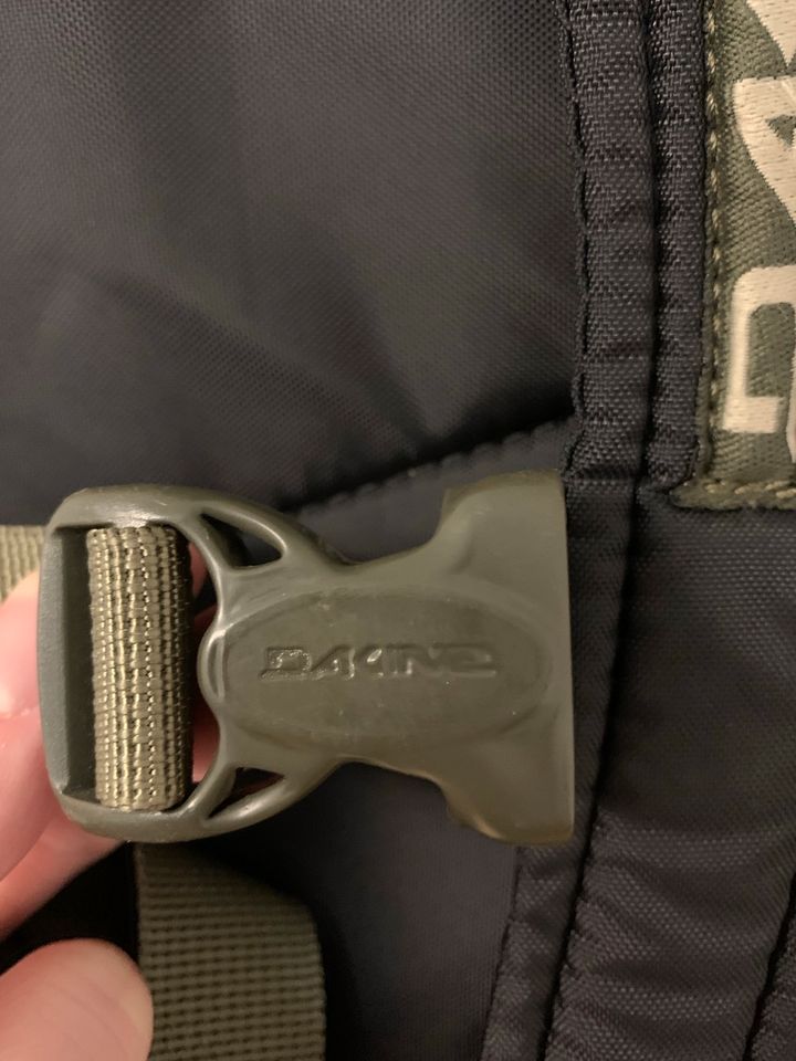 Dakine Rucksack olivgrün in Wickede (Ruhr)