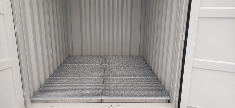 Gefahrstoffcontainer / 10 Fuß Container mit WHG Auffangwanne / in Hamburg