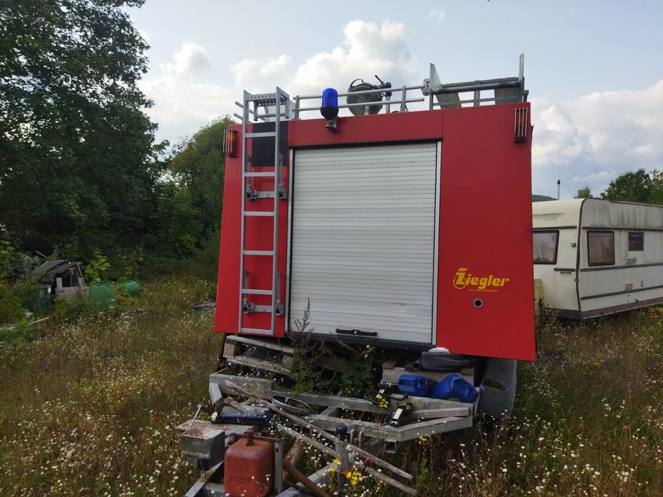 c o n t a i n e r   abzugeben     ehemals    f e u e r w e h r in Steinau an der Straße