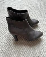 Caprice Stiefelette 37,5 neu Leder grau Absatz Schuhe High Heels Eimsbüttel - Hamburg Eimsbüttel (Stadtteil) Vorschau