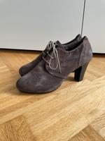 Halbschuhe / Pumps mit Absatz in Velourleder von Högl Leipzig - Schleußig Vorschau