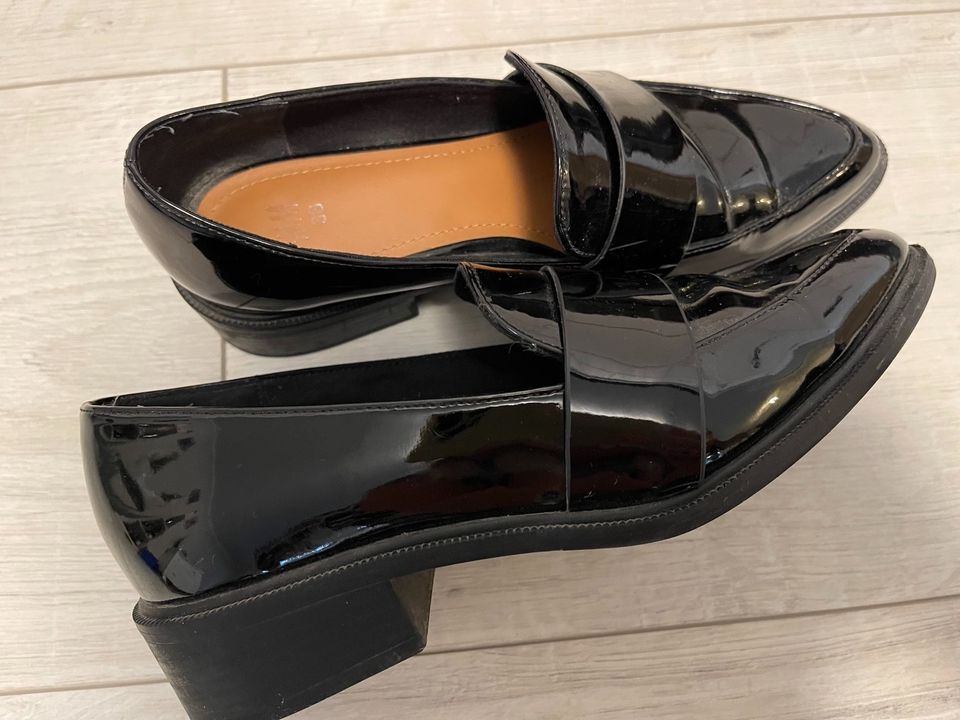 Loafer Pumps - Slipper, schwarz Gr. 38 H&M, neuwertig in Geseke