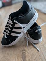 Turnschuhe von Adidas Sachsen - Neusalza-Spremberg Vorschau