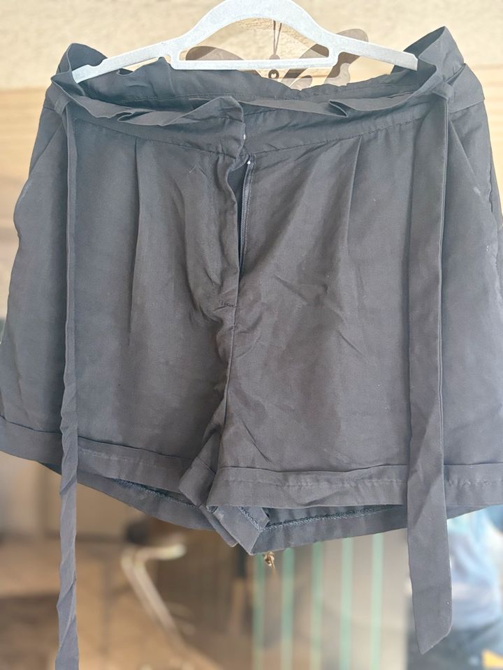 Damen Shorts Highwaist in Heusweiler