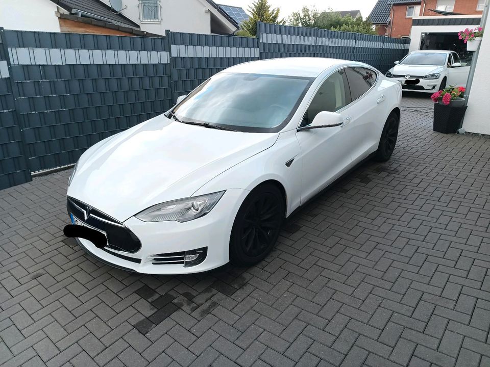 Tesla Model S 85 Free Supercharger SUC SC01 Premium in Braunschweig