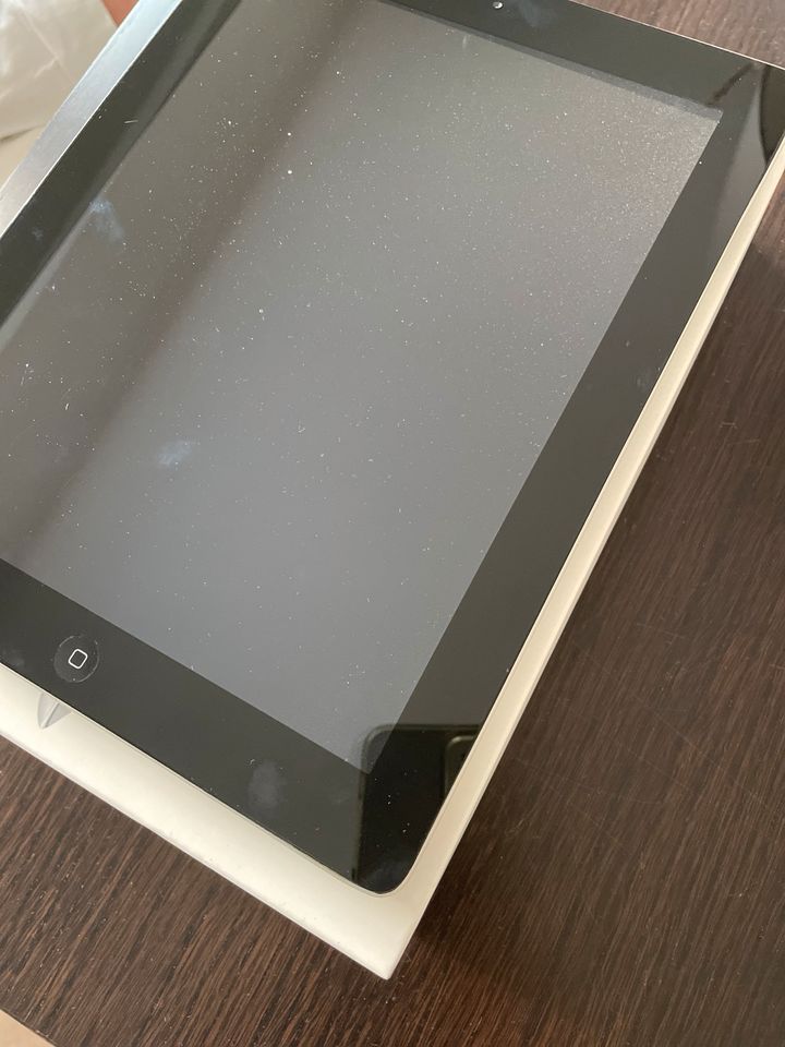 Apple iPad 3 Wifi + Cellular 32GB in Bad Soden am Taunus