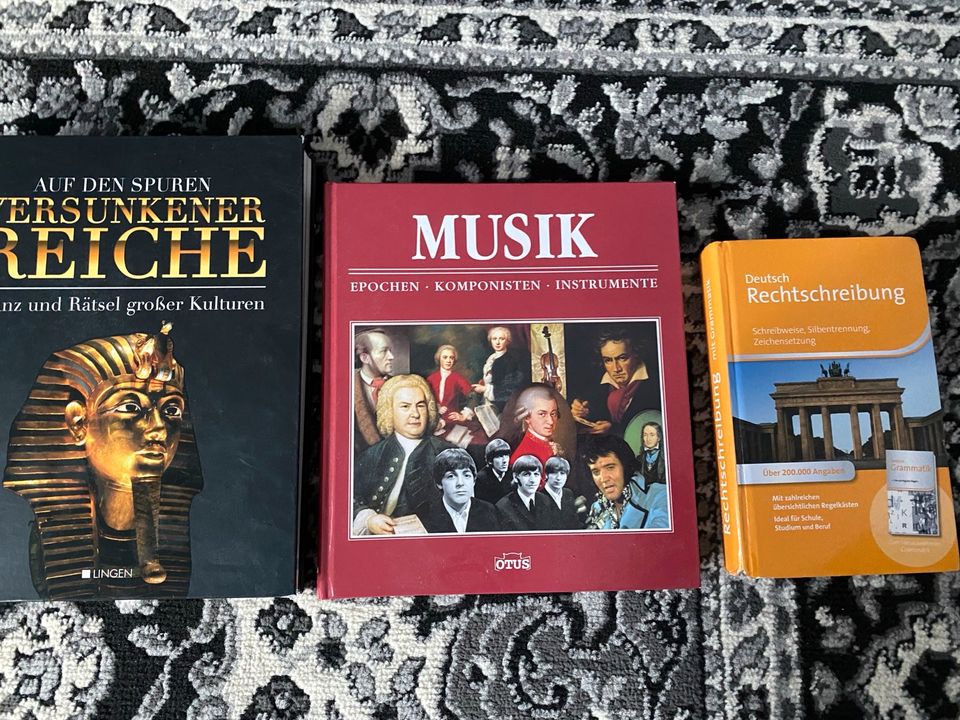 Geschichtsbuch über reiche,Musikbuch und Rechtschreibung in Essen