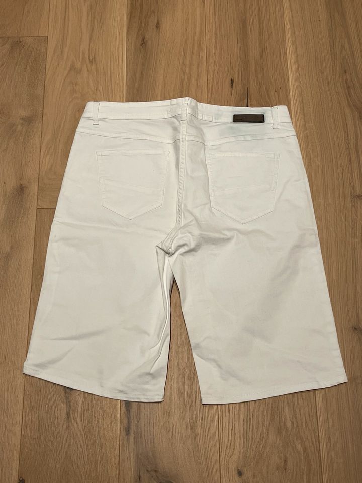 Cecil Damen Shorts Hose gr. w 32 TOP in Zeven