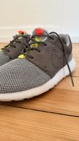 Nike Roshe Run Sneaker (Gr. 42, grau/weiß) Stuttgart - Bad Cannstatt Vorschau