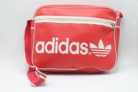 Adidas Tasche Messenger Bag rot 28cm Umhängetasche retro vintage Niedersachsen - Wolfsburg Vorschau