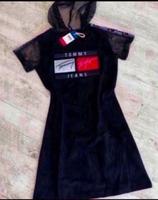 Neu cooles Tommy Hilfiger Jeans Kleid Größe S mit Kapuze Niedersachsen - Bremervörde Vorschau