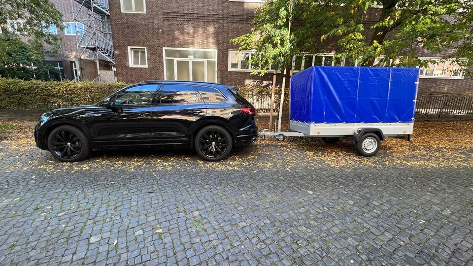 Großer Anhänger mit Plane 750 kg mieten Umzug Verleih in Hamburg