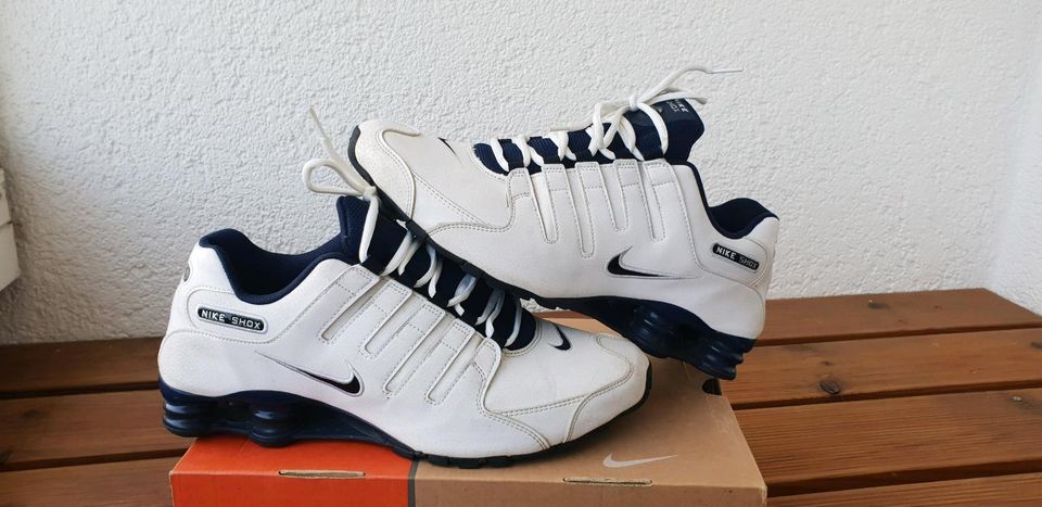 Nike Air Shox NZ 45.5 Weiß/Navy R4 Tn Plus Jordan in Berlin