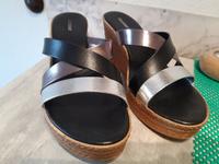 Sandalen mit Keilabsatz ; Gr.: 38 ; neuwertig Kr. Passau - Passau Vorschau