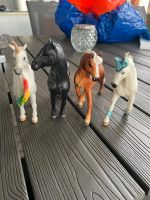 Schleich Pferde/Putzplatz/Anhänger & LED Pferd Hessen - Hohenroda Vorschau