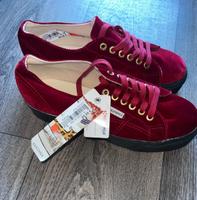 Superga 2790- VELVET Plateau-Sneaker Schuhe Weinrot NP 90€ Düsseldorf - Stadtmitte Vorschau