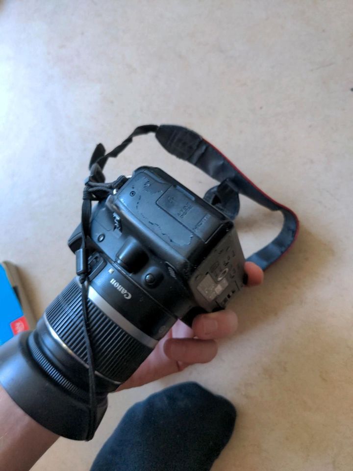 Einsteiger Spiegelreflexkamera Canon mit Umfangreichem Zubehör in München