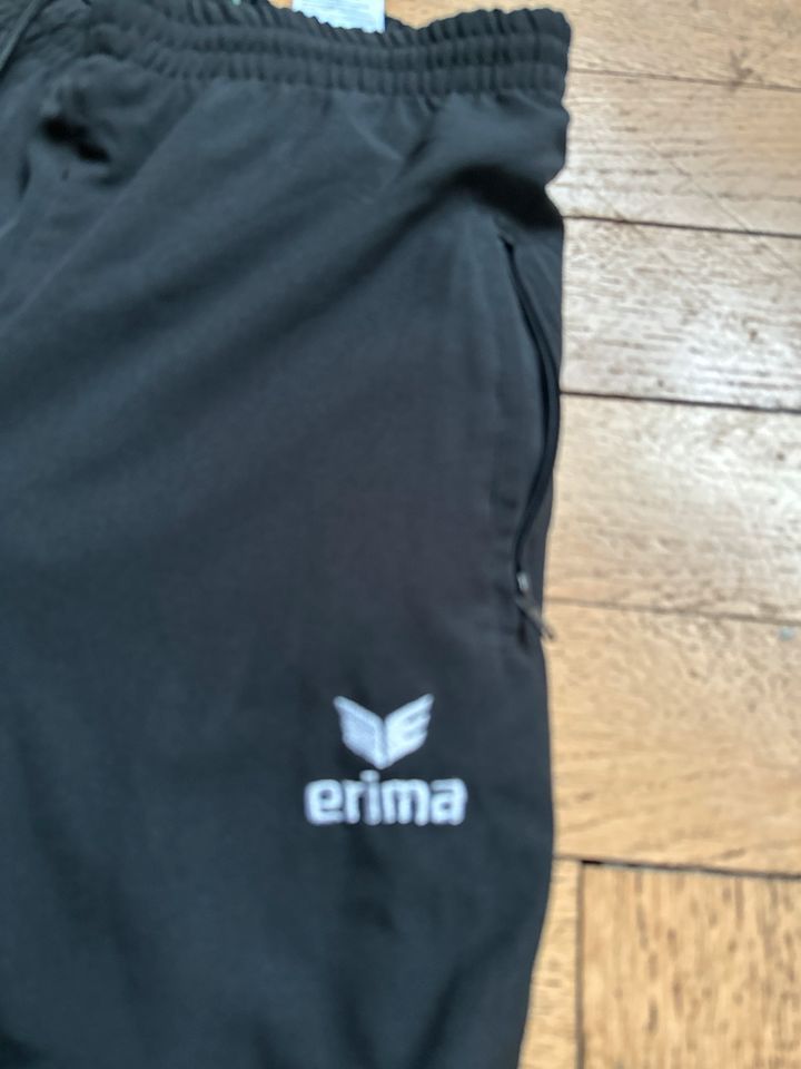 Erima Trainingshose Gr. 140 schwarz in Kleinmachnow