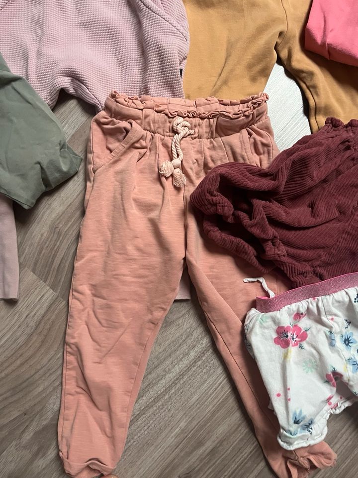 Mädchen Set Paket Kleider, Hosen , 80/86/92 zara , Nordkidz,H&M in Hoisdorf 