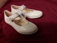 Schuhe Ballerina weiß glänzend Gr.36 Kommunion Neu m. Etikett Niedersachsen - Göttingen Vorschau