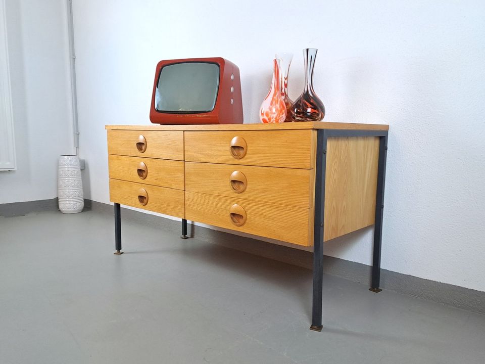 Kommode Hellerau 430 Nebelung Sideboard Esche 60er Jahre Vintage in Dresden