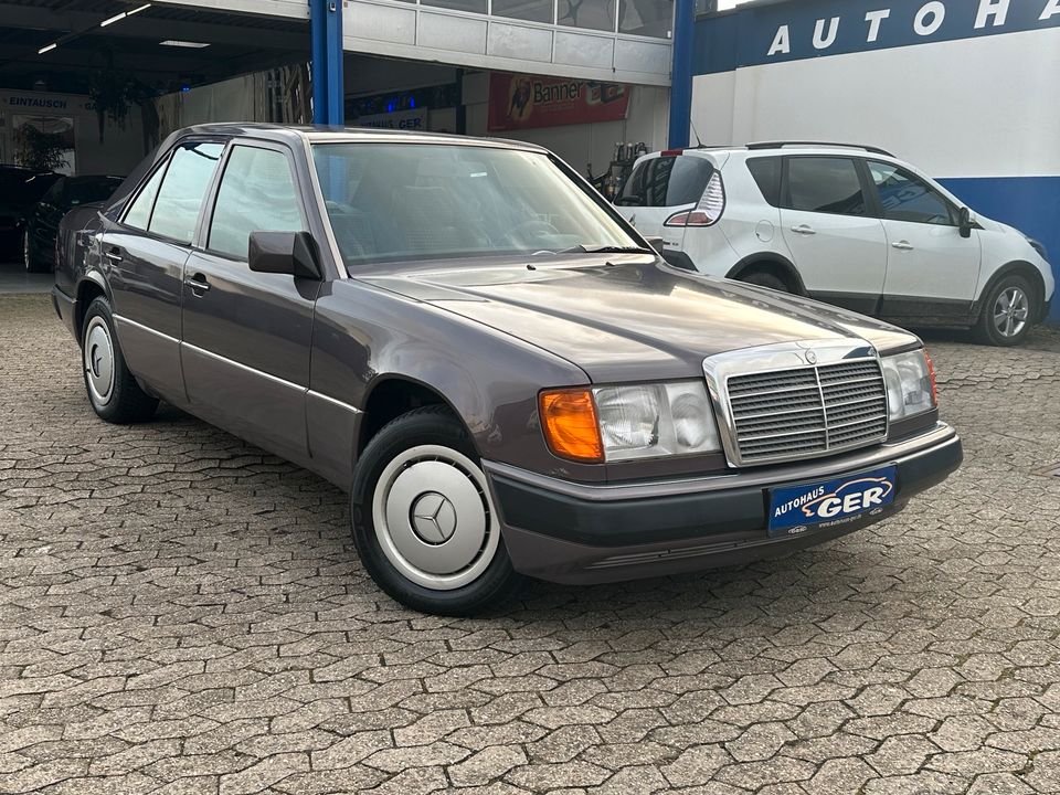 Mercedes-Benz 230 E lim. Automatik 1. Hand H-Zulassung in Krefeld