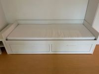 Ausziehbares weißes Bett mit 2 Schubladen Hessen - Marburg Vorschau