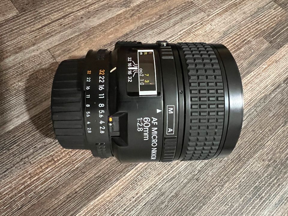 Nikon AF Micro-Nikkor 60mm f/2.8 Makro Objektiv in Hamburg