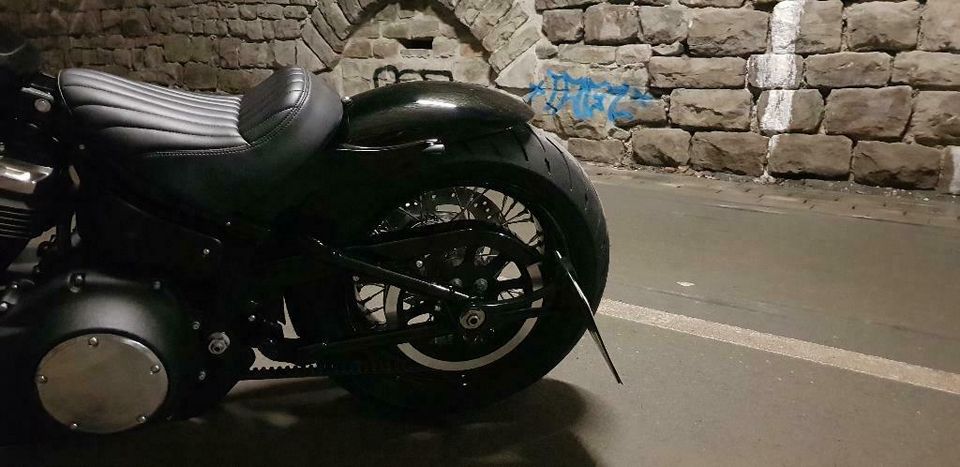 Heckumbau Harley Davidson Street Bob Slim Neue 2018 Modelle in Hattingen