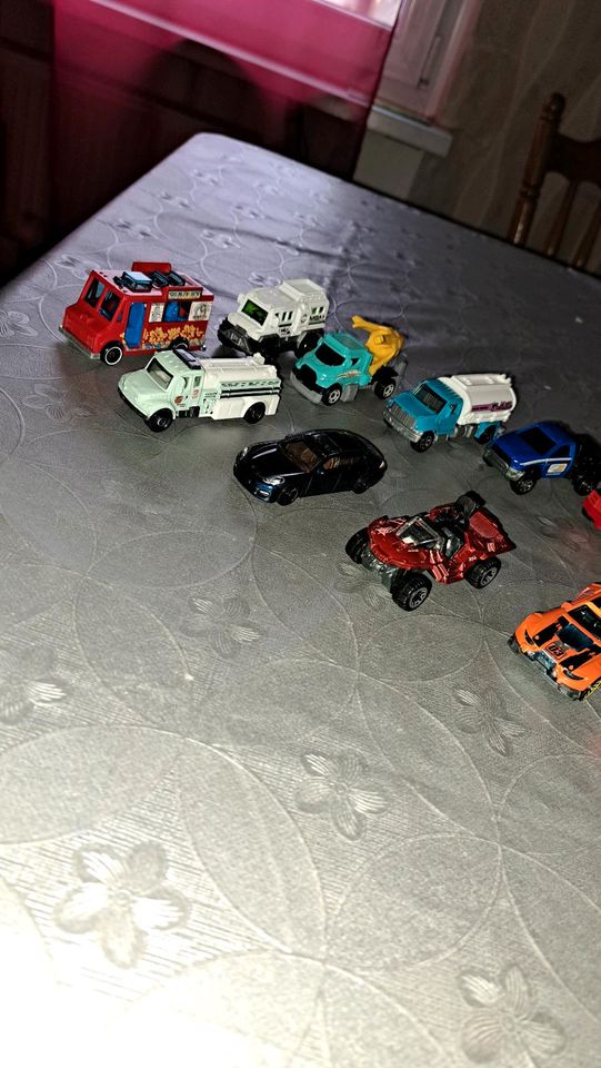 Autos Hot wheels und Matchbox ( NUR ABHOLUNG in Hungen