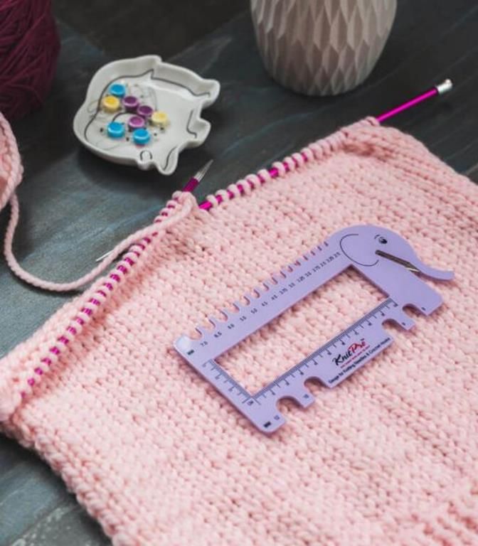 KnitPro Nadelmaß mit Fadenabschneider + Lineal ✿ Elefant Lilac ✿ in Neuhof